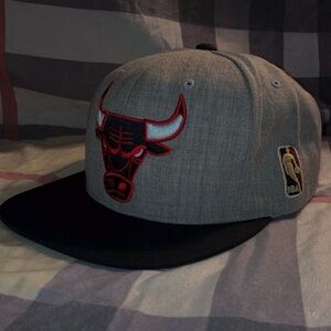 NBA Chicago Bulls Logo Gray Black Red adjustable snapback hat Classics